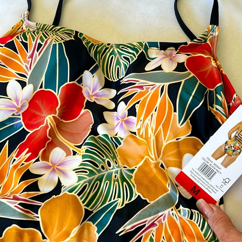 NWT Women’s Floral Hawaiian Like Design Swimsuit